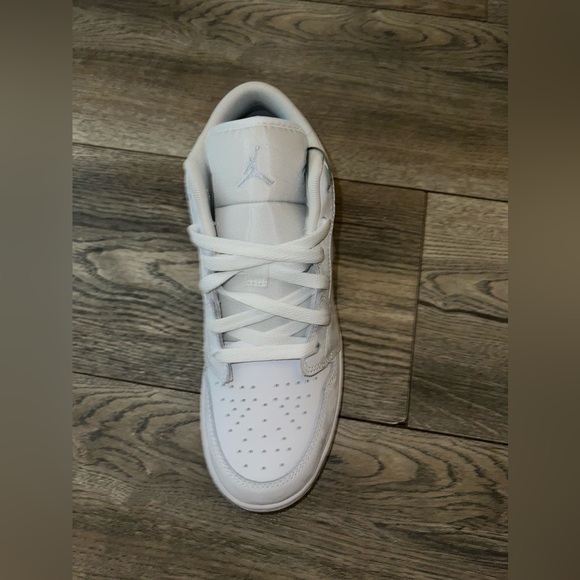 ****update; SOLD *** ✨ NIKE JORDAN GLITTER SWOOSH WHITE SPARKLE ✨ - Picture 9 of 16